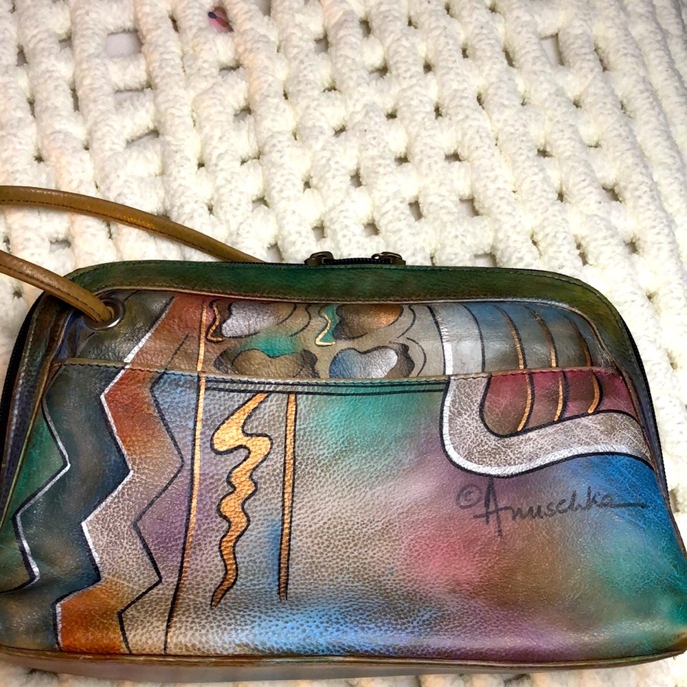 Anuschka hand bag. Leather,hand painted. Modified strap to carry. Stunning.‎ EUC